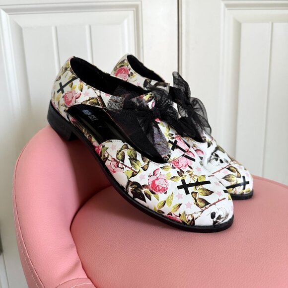 Iron Fist Low Heel Cutout Shoes with Cute Black Bow - Picture 4 of 11